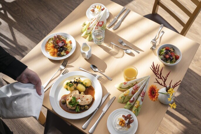 Servicekraft im Speisesaal auf 556,00€-Basis, 2. Bild