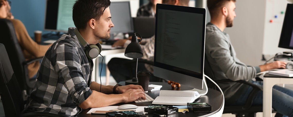 Mitarbeiter IT / Fachinformatiker (m/w/d), 1. Bild